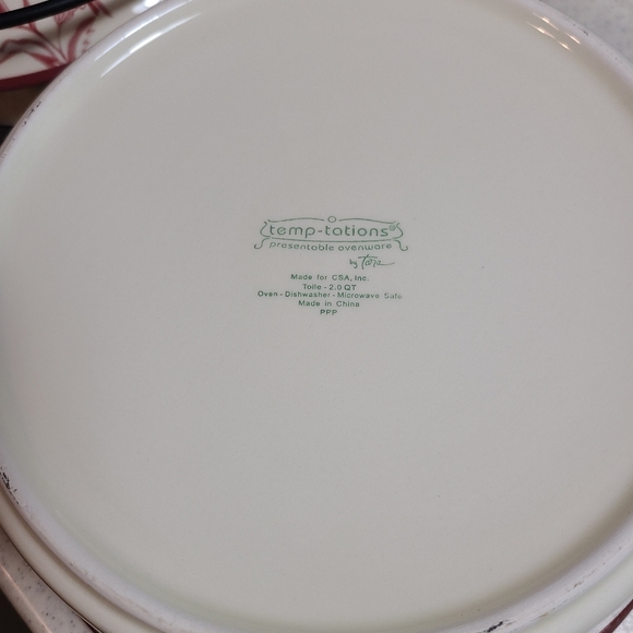 Casserole dish with lid And Wire Rack - Picture 9 of 10